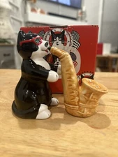 Socks The Cat and Saxophone 90s VANDOR Salt And Pepper Shakers President Clinton