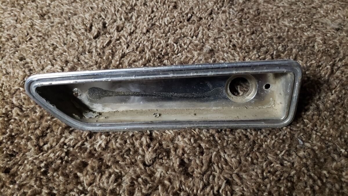 Mopar 1970 - 1971 Challenger R.H. Rear Side Marker Light Mopar 1970 - 1971 Challenger R.H. Rear Side Marker Light