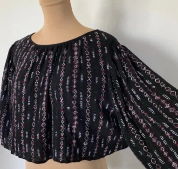 Top boho RAHI CALI negro texturizado corto para mujer mediano Foto 2 de 3