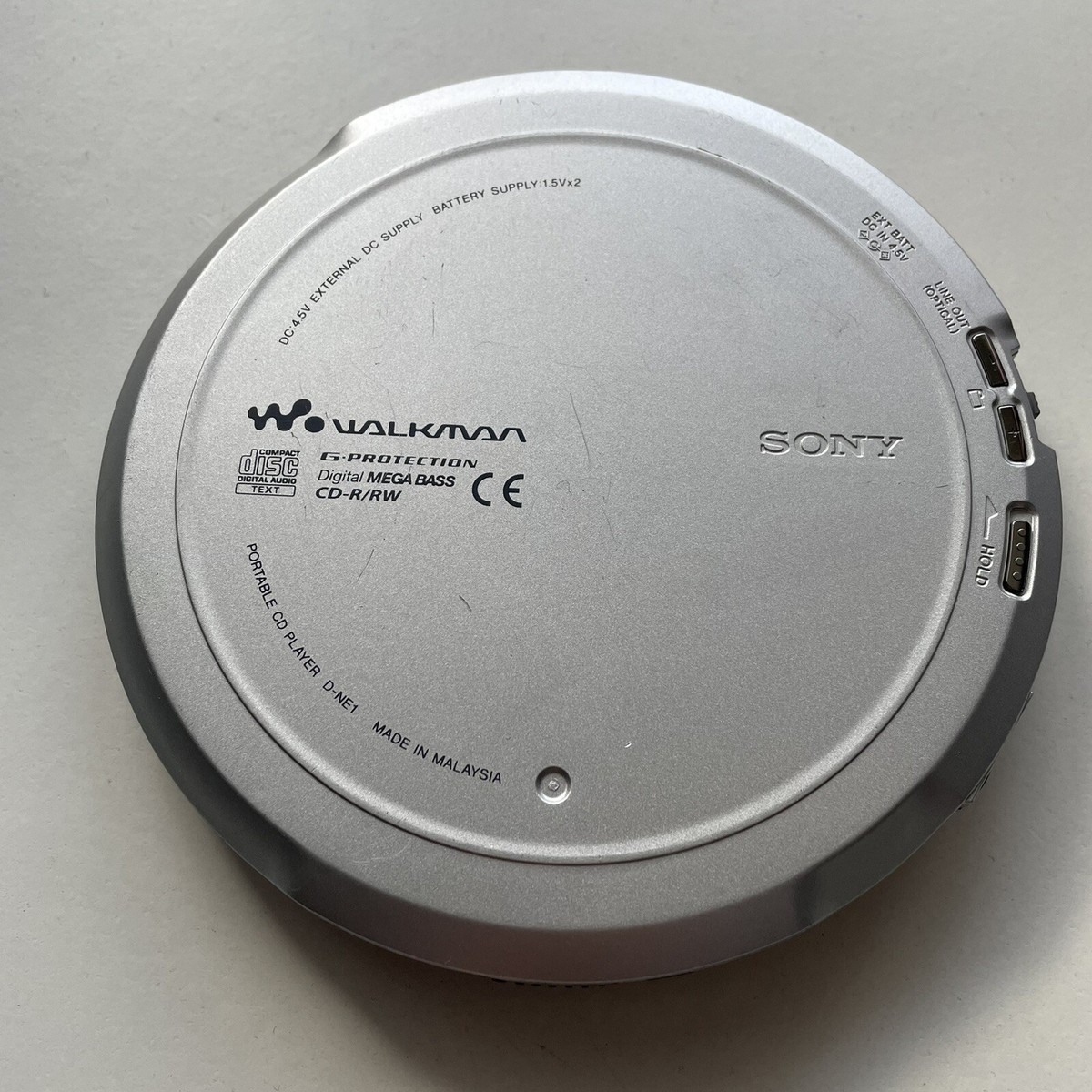 SONY☆WALKMAN MP3対応 ポータブルCDプレイヤー D-NE1 卓上オーディオ (Tabletop Audio): ポータブルCDプレイヤー(SONY