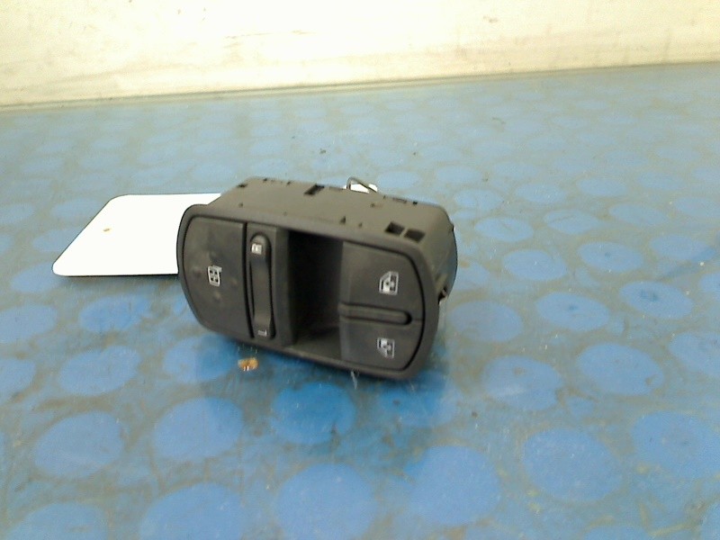 SWITCH FOR ELECTRIC VAUXHALL CORSA D 2010 LEFT FRONT WINDOW REGULATOR 13258521AA