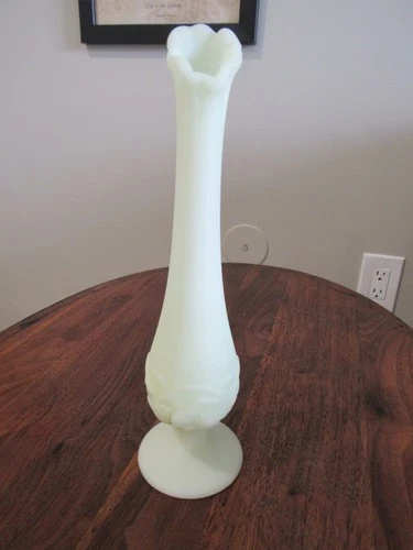 Fenton Art Glass Yellow Satin Custard  Footed Bud Vase, in excellent condition