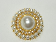 ...Camrose & Kross Jacqueline Kennedy Large Gold Tone, Faux Pearls Brooch...