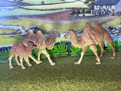 Britains Vintage Wildtiere zwei Erwachsene und Baby Kamel, 70er Jahre