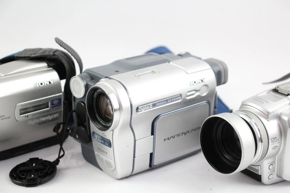 Vintage Handheld Video Cameras Inc Sony DCRTRV255E & Sony DCR-TRV11E Working x 3 - Image 3 of 4