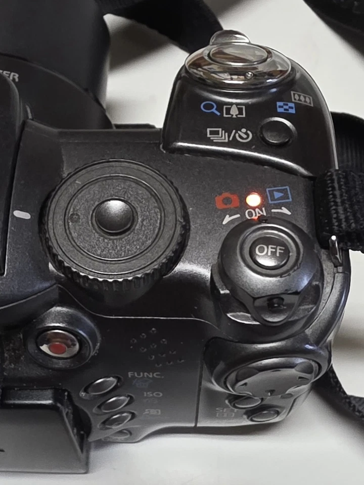 Canon PowerShot S3 IS 6.0MP Digital Camera Powers On LCD Works Sold As Is Parts - Image 4 of 4