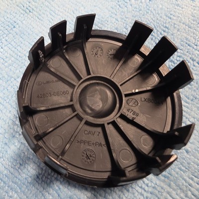 Lexus 円形カバー 黒 1 - SATIN BLACK LEXUS TX350 TX500H TX550H CENTER CAP 42603-0E060