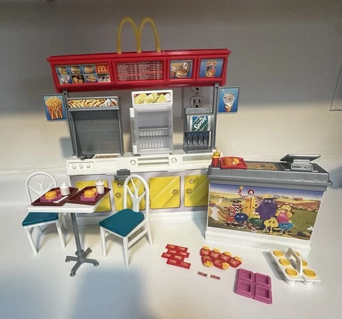 Barbie McDonald's Fun Time Restaurant Playset Vintage 2001 Great Cond.