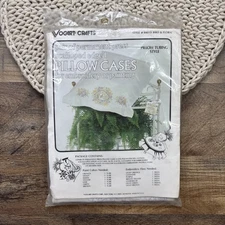 Vogart Crafts Two Pillowcases for Embroidery or Painting Bird & Floral 8401D NEW