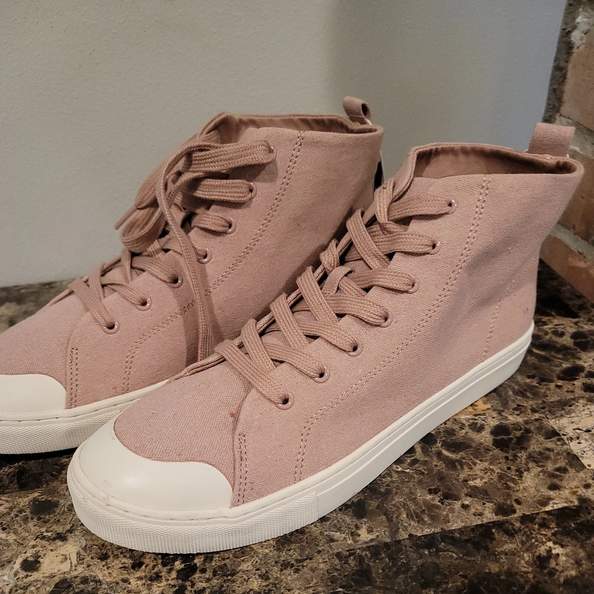 Universal thread deals high top sneakers
