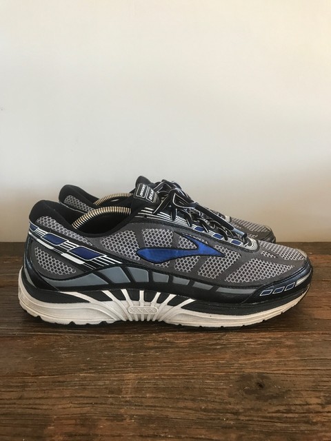 brooks dyad 8 mens white