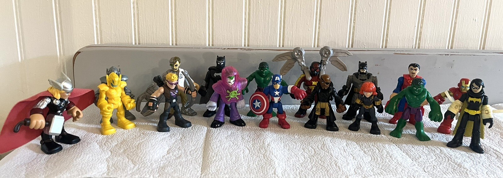 17 Lot Of Superhero  Action Figures Marvel DC Comics Hasbro 2.5&rdquo; Heroes Villains