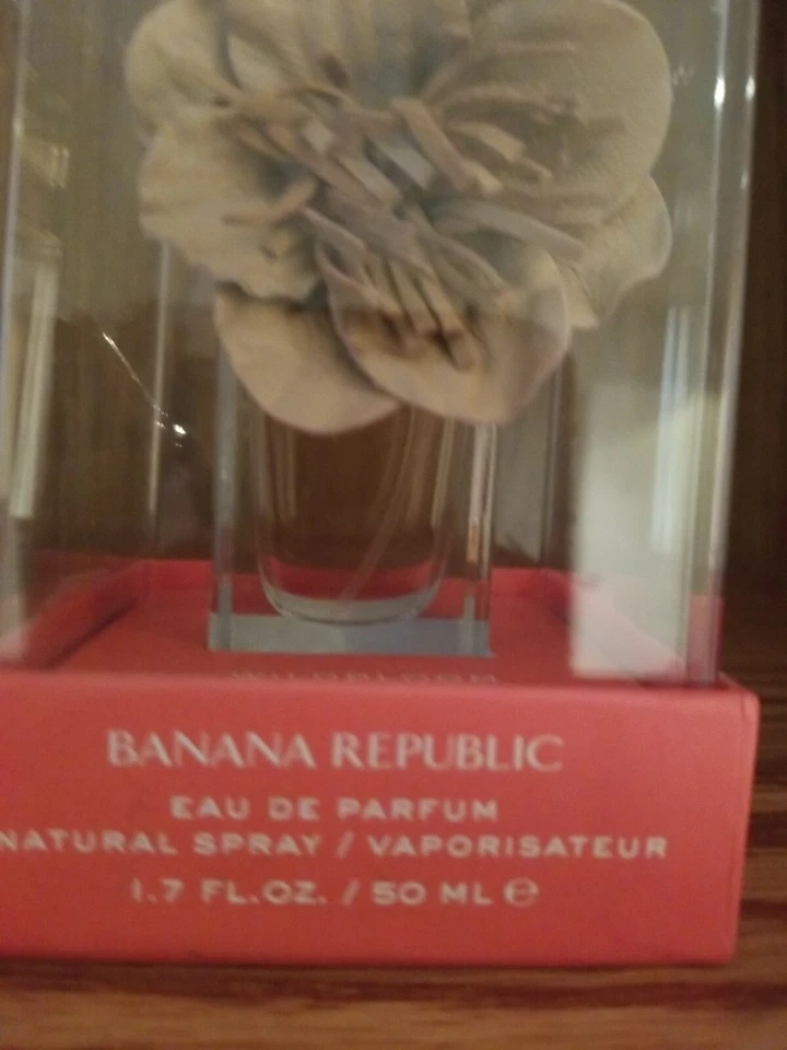 Banana Republic Wildbloom Rouge por Banana Republic Eau De Parfum 3,4 OZ Mujer Foto 3 de 4