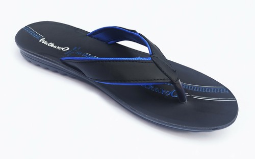casual black flip flops