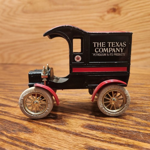 ERTL Texaco Texas Company 1918 Ford Model T & 1905 "C" Cab Van Diecast Coin Bank - Picture 9 of 15