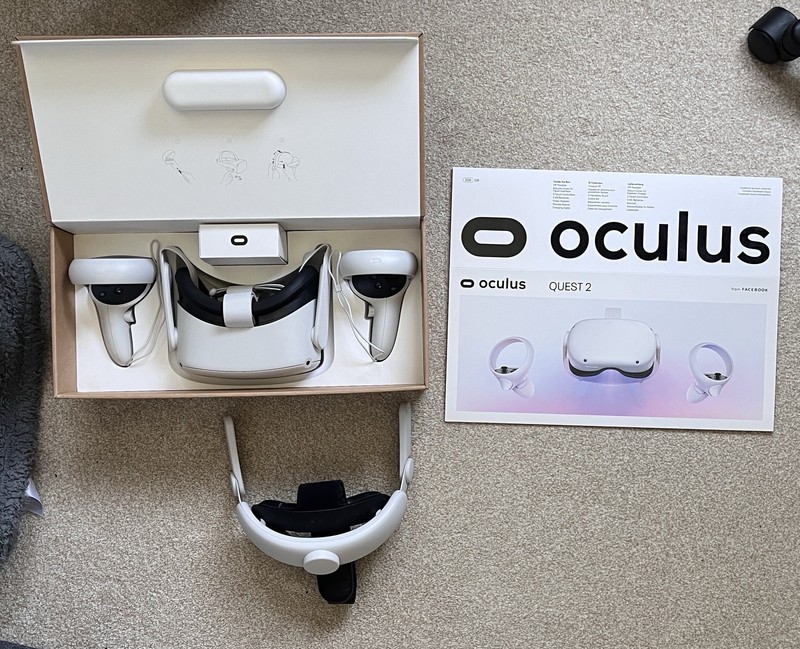 Oculus Quest 2 256GB Standalone VR Headset w/ Touch Controllers 120Hz White