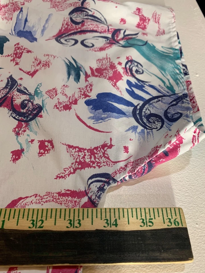 Crest 4x Scrub Top Uniform Medical Short Sleeve Pull Over Splatter Print - Image 4 of 4