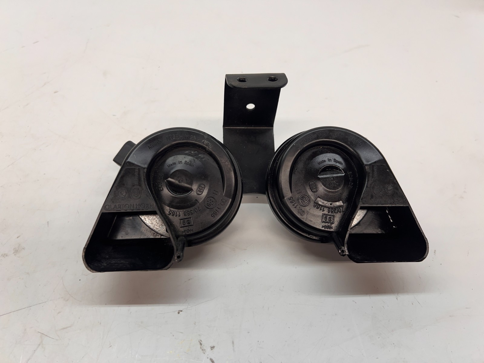LAMBORGHINI AVENTADOR FRONT FANFARE HORN KIT BRACKET OEM 470951206