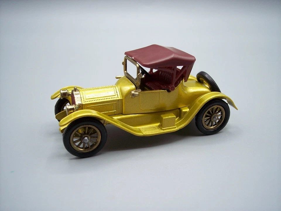 "MATCHBOX" YESTERYEAR Y-6-3 CADILLAC **ISSUE 11** w/ TYPE "C" BASE MINT BOXED - Image 4 of 4