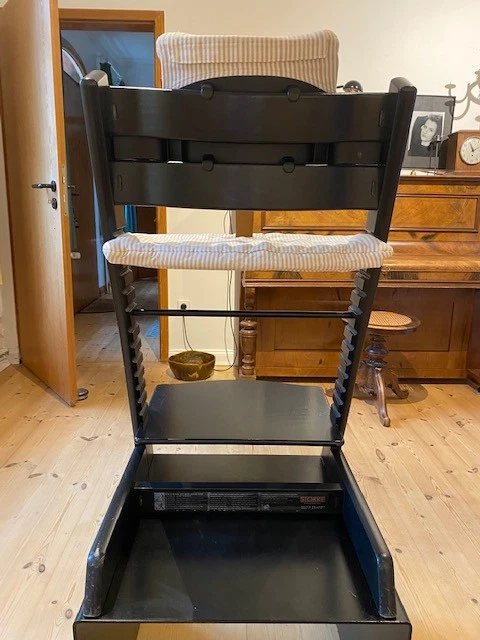 Schwarzer Stokke Tripp Trapp Kinderstuhl mit Baby Set - Bild 4 von 4