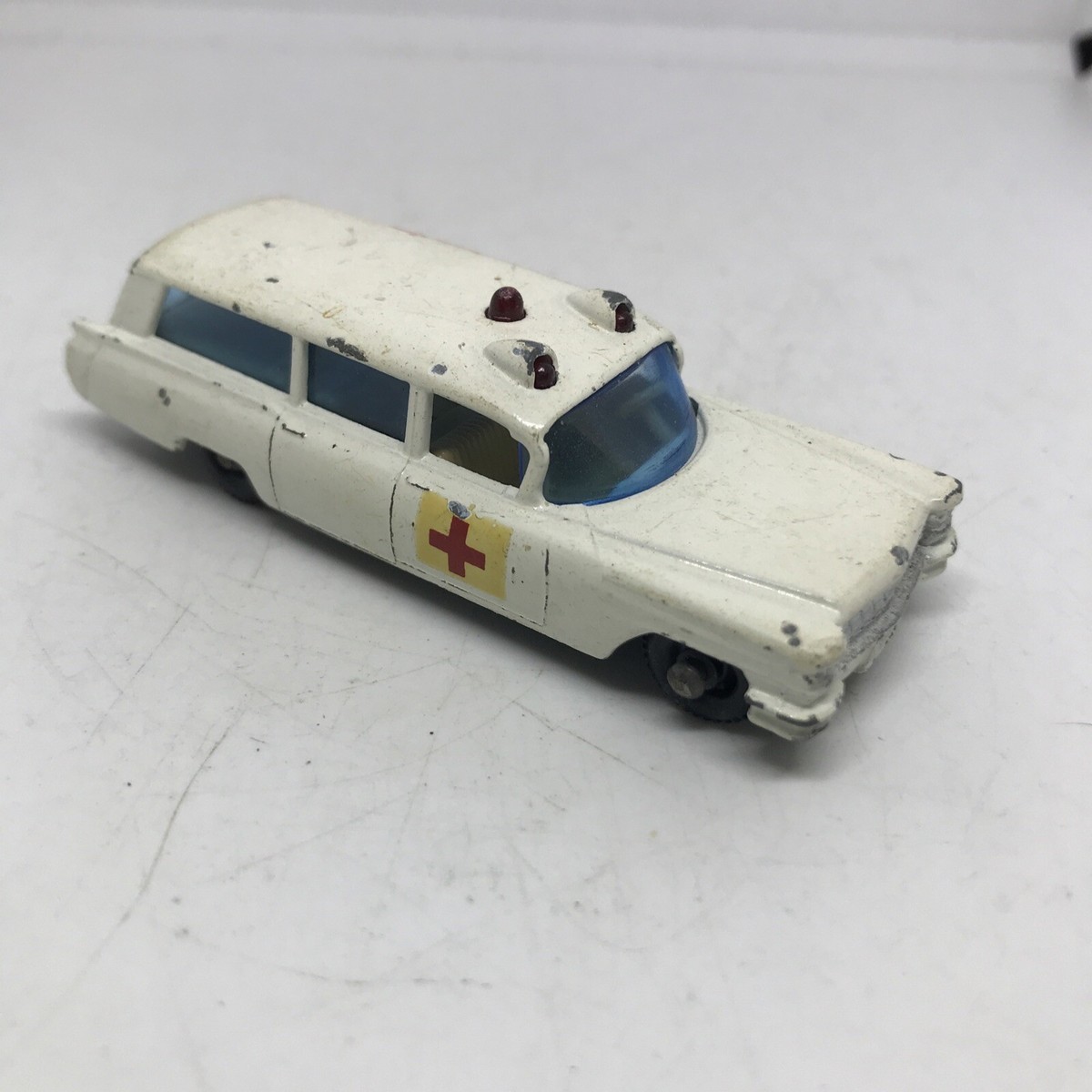 Miniature Matchbox Lesney - S&S Cadillac Ambulance 54 - New Model - Angleterre