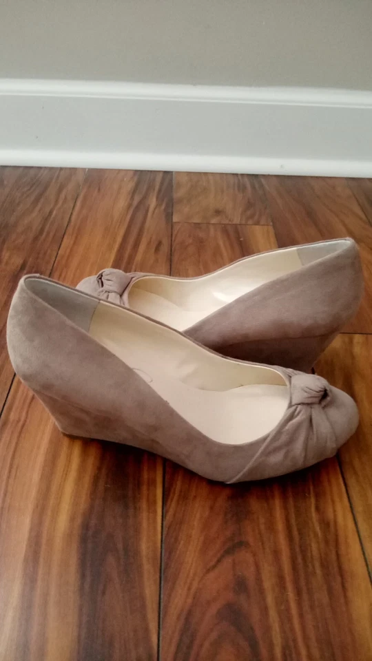 Zapatos de tacón Jessica Simpso 8 M Rhonda sin cordones de cuña tela beige Foto 2 de 4