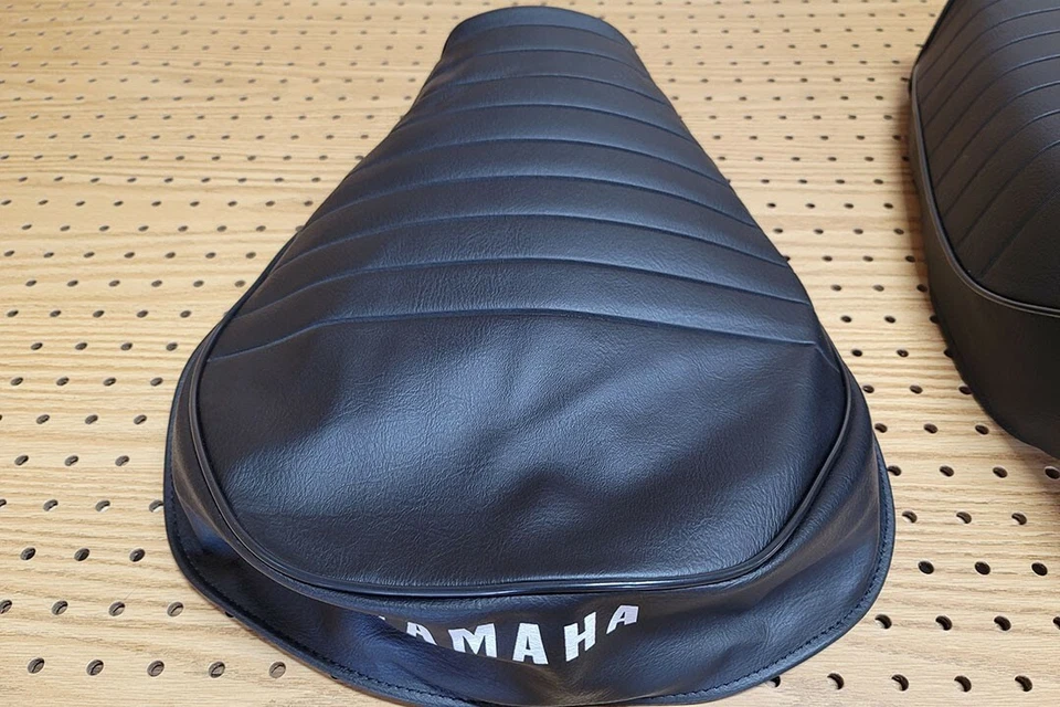 FUNDA ASIENTO YAMAHA GT80 DT80 MX80 MODELO 1973 A 1983 (NEGRO) [Y-32] Foto 2 de 4