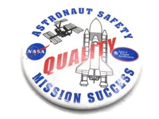 Nasa & Space Flight Awareness Pin Astronaut Safety Mission Success