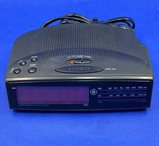 General Electric GE Retro AM/FM Alarm Clock Radio Digital Model 7-4815A