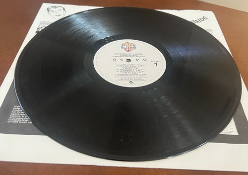 DEVO Freedom Of Choice 1980 LP Orig Sleeve, Insert, Mark Mothersbaugh Autograph - Imagen 8 de 11