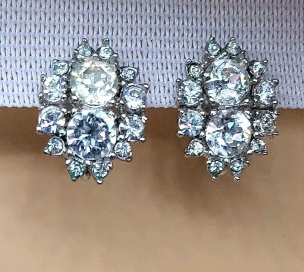 Vintage Bogoff Signed Clear Round Rhinestone Scre… - image 2