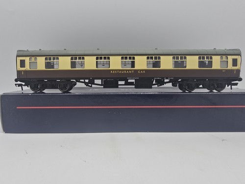 #7178 Bachmann 39-254 BR Mk1 RFO Restaurantwagen `W7` in BR(WR) schokolade/creme. | Condition: Used