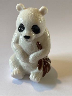 WADE - WEISSER PANDA MIT BRAUNEN BLÄTTERN 3 cm hoch