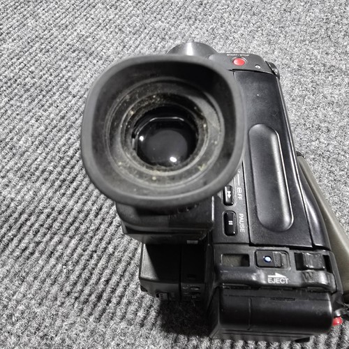 Vintage Sony CCD-TRV12 Handycam 8mm Camcorder SteadyShot 26X Zoom LCD Japan - Picture 11 of 18