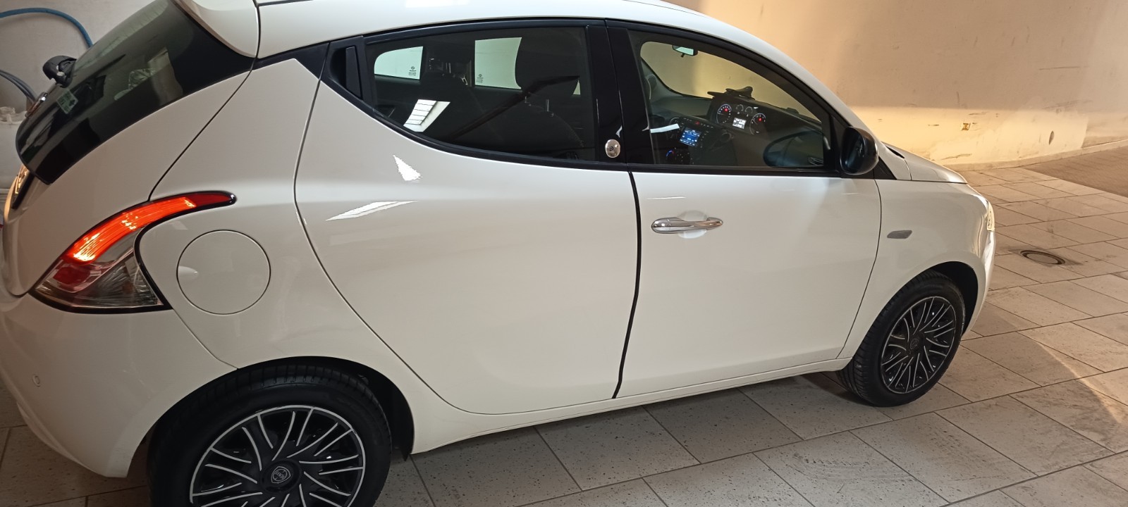 Ypsilon Ecochic GPL ,Benzina. Unico proprietario foto 6