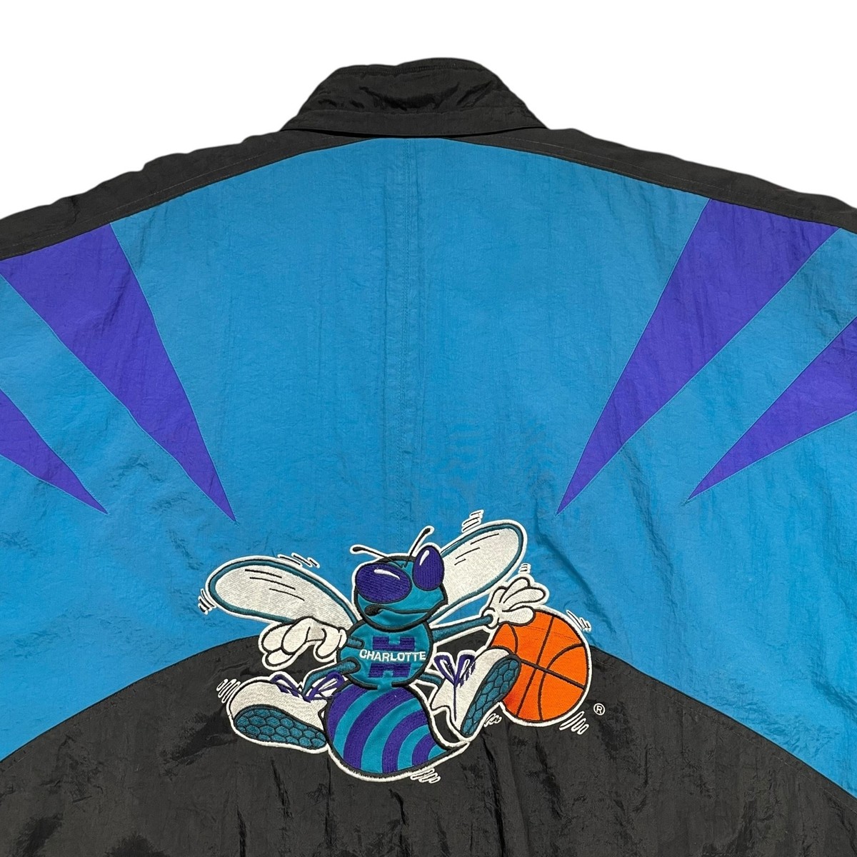 VTG 90s NBA CHARLOTTE HORNETS APEX ONE FULL ZIP PUFFER JACKET SIZE