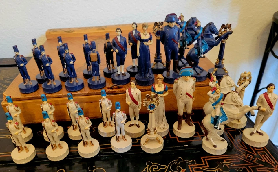 Napoleon Bonaparte Hand Painted Chessmen Chess Set 4.25" King Wood Storage Box! - Image 4 of 4