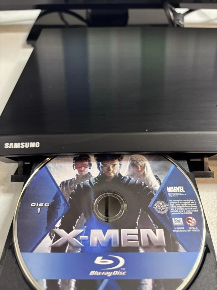 Insignia NS-24E730A12 - 24 inch LED - LCD TV - Vintage Retro Gaming - No Remote - Image 3 of 4