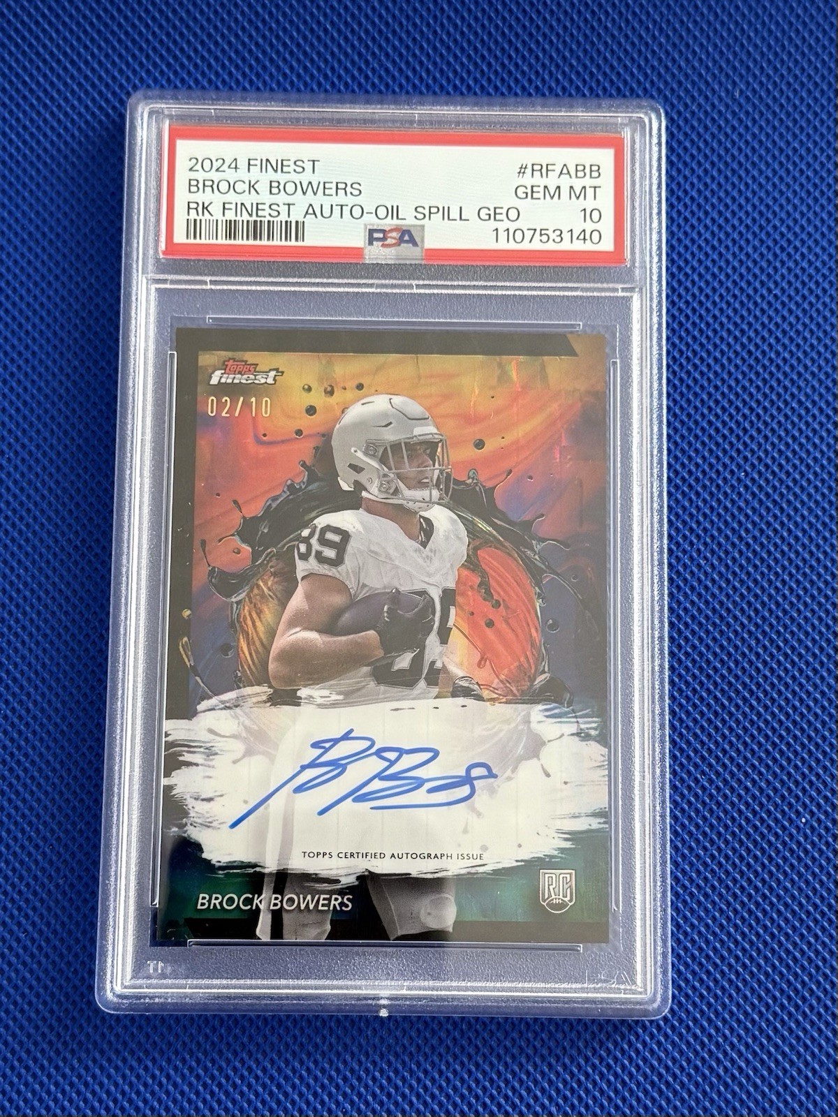 Brock Bowers Topps Finest Rookie Finest Autographs #RFABB Oil Spill Refractor