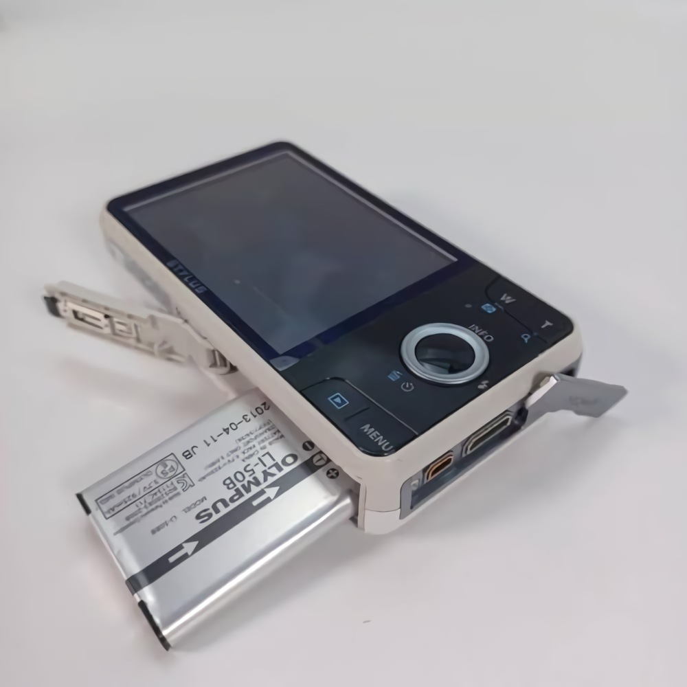 Olympus Stylus VH-520 14.0 MP White Compact Digital Camera Used