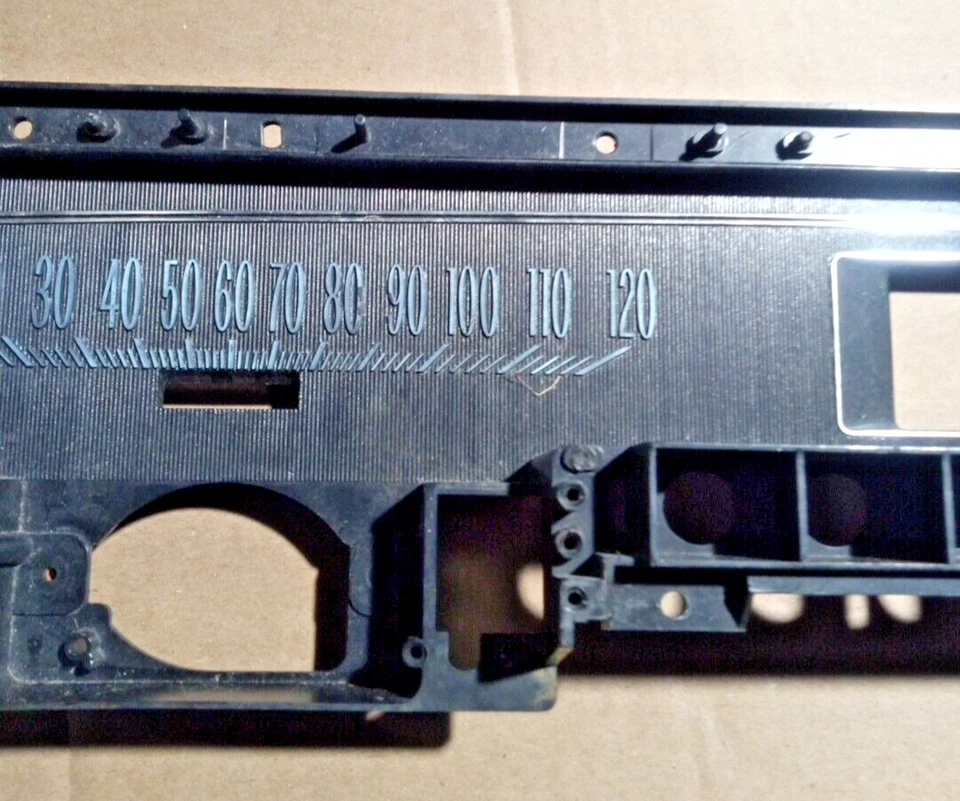 1969-70 Chevrolet Impala Belair Caprice Cluster Face LOC-108 - Imagem 4 de 4