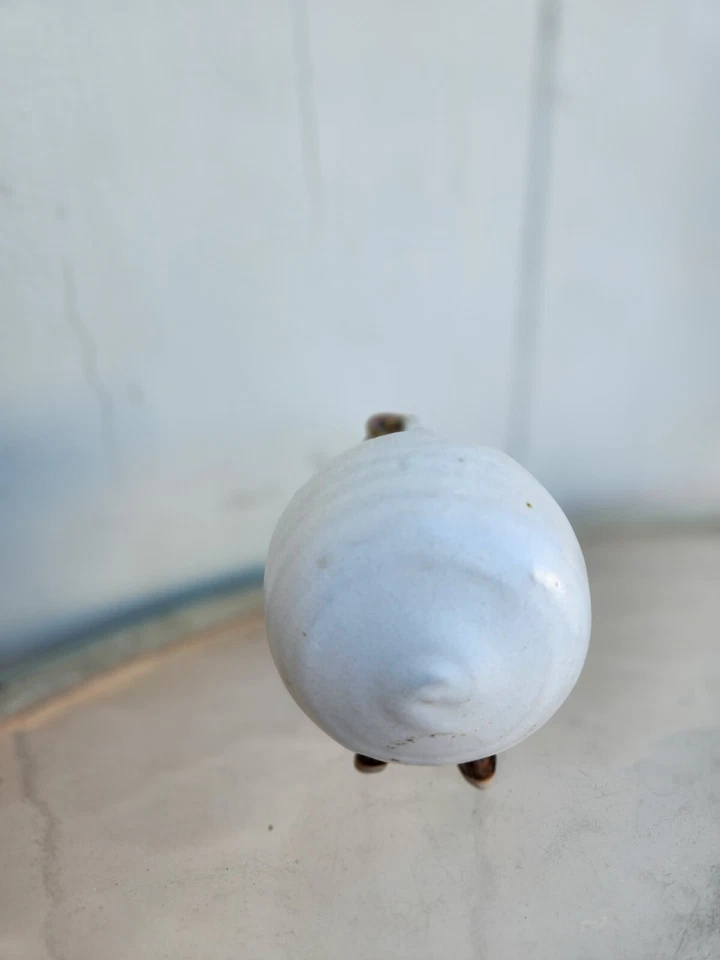 Estatueta de cerâmica ovelha casaco brilhante branco redondo gordo presépio conjunto topo de bolo - Imagem 4 de 4