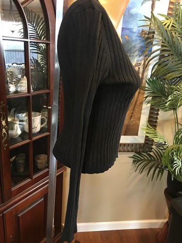 Venus black v-neck sweater size small - silk blend - Picture 3 of 5