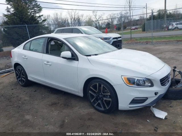 Cinturón de seguridad delantero izquierdo usado se adapta a: Volvo S60 2017 conductor retractor delantero izquierdo Foto 2 de 4