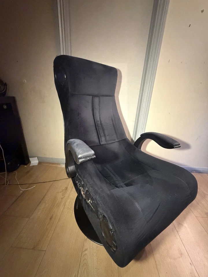 DELUXE 4.1 AUDIO FABRIC CONSOLE GAMING CHAIR - BLACK, photo 1 of 5