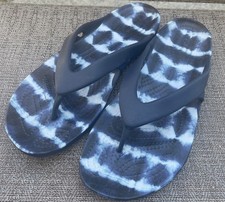 Crocs Iconic Comfort Women's Flip Flops Sz 9 Blue Tie Dye Pre-owned