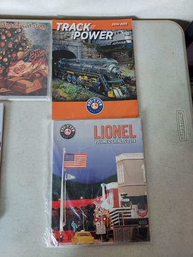 8 2014 Lionel American Flyer Electric Model Train Accessories Christmas Catalog - Picture 5 of 7