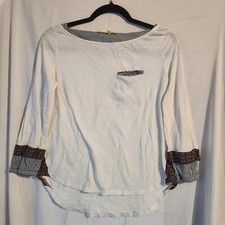 Little Yellow Button White Top With Accents S...