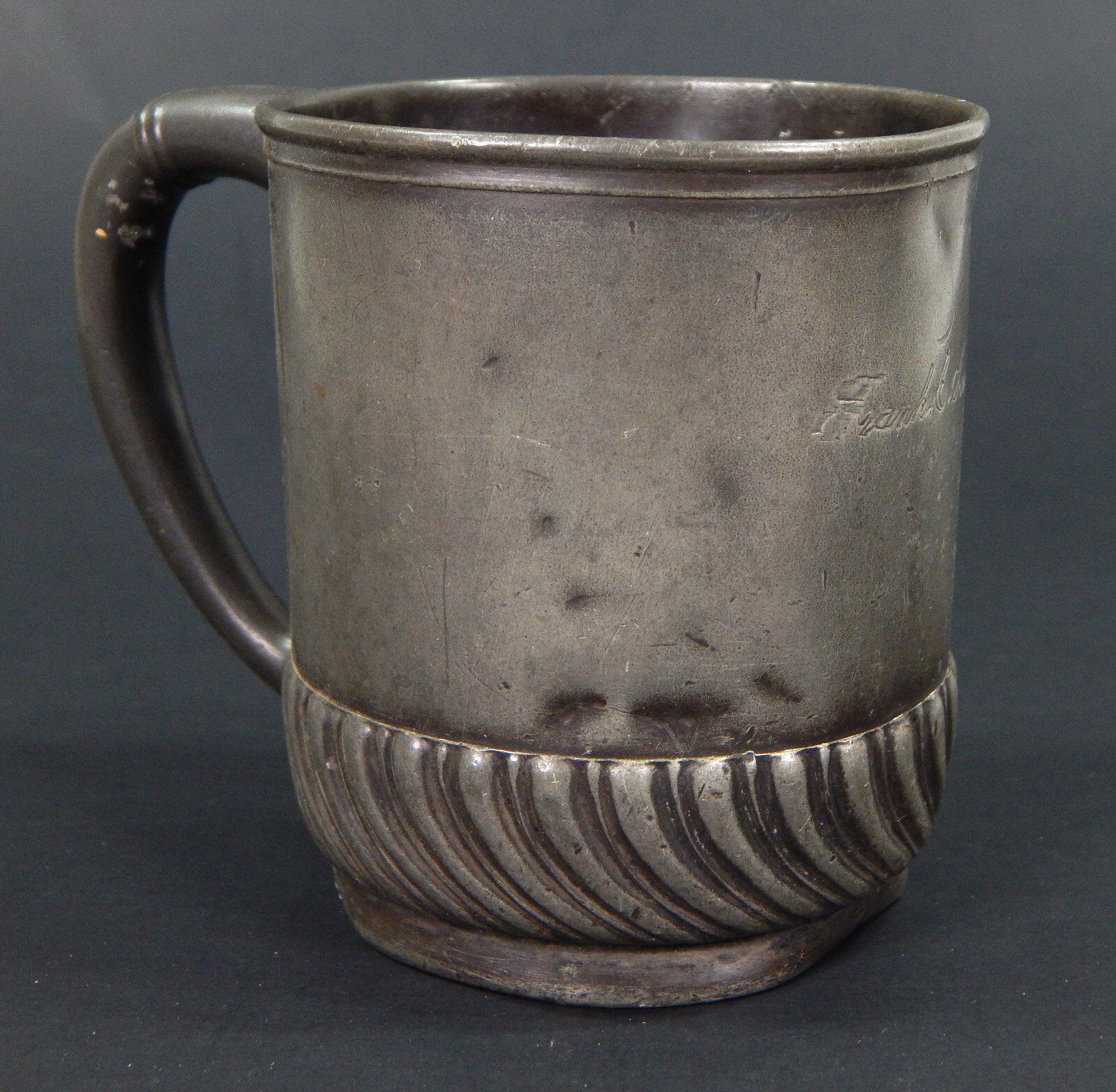 VINTAGE MIDDLETOWN PLATE CO. QUADRUPLE PLATE 164 HARD WHITE METAL GILT CUP MUG