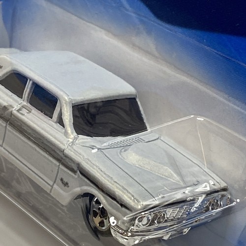 Hot Wheels Hot Auction '10 08/10 Ford Thunderbolt 166/240 White - Picture 8 of 17